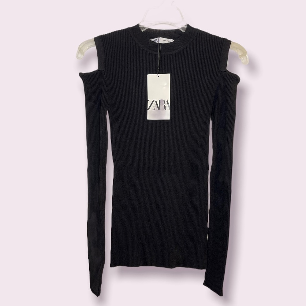 Cut Out Sweater - Picture 5 of 6